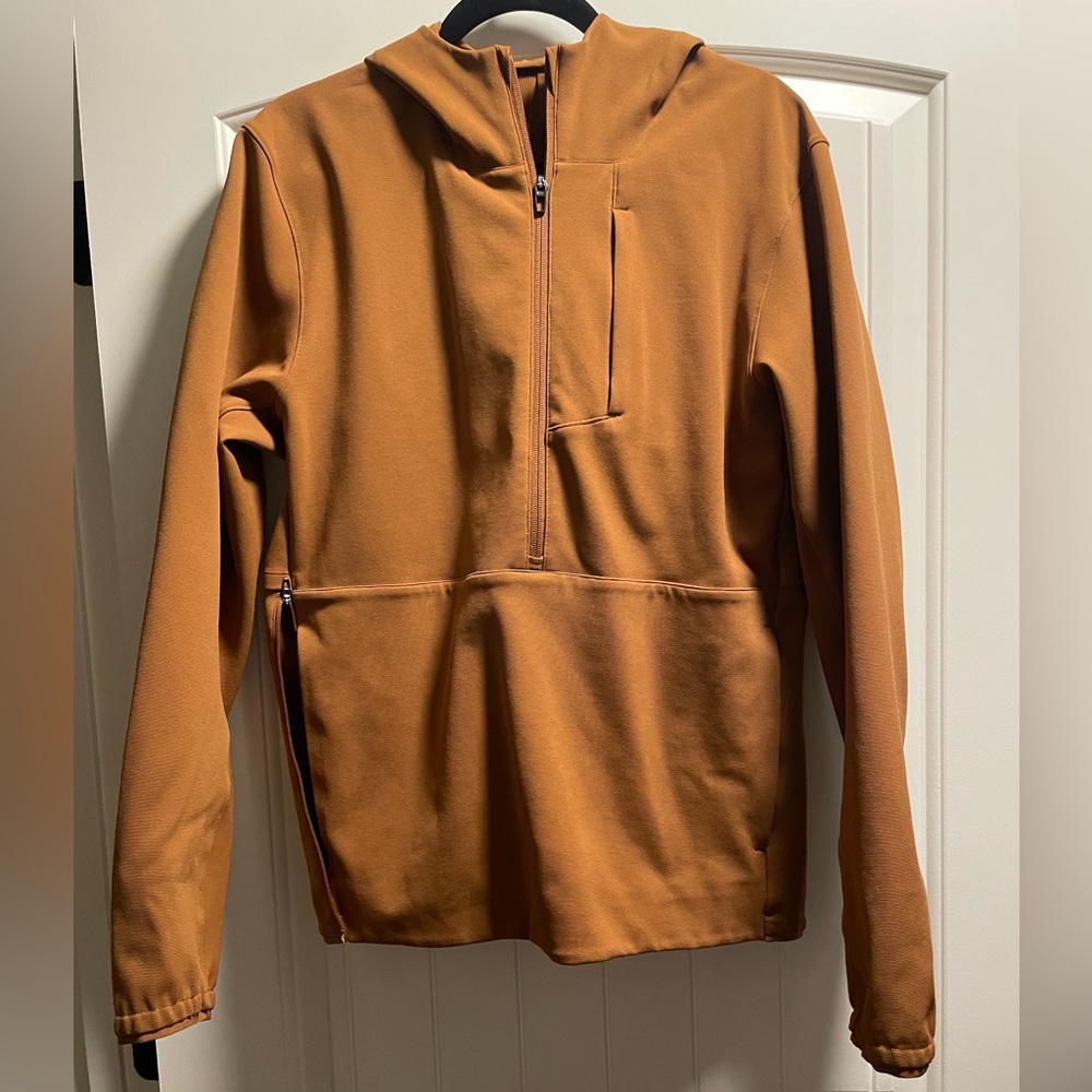 Men’s Lululemon Sojourn Anorak size M